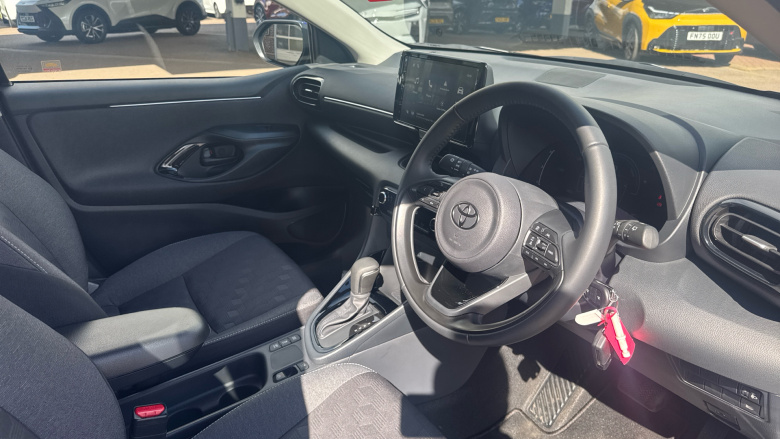 Toyota Yaris 1.5 Hybrid Design 5dr CVT Hybrid Hatchback